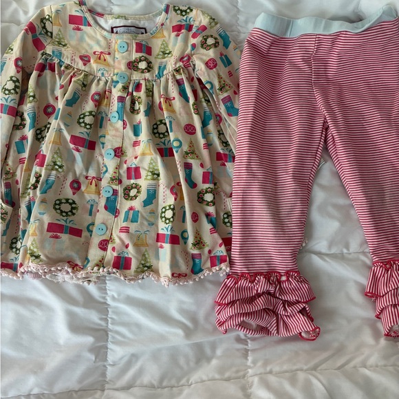 SweetHoney Other - SweetHoney Festive Pajama Set - Cream and Pink